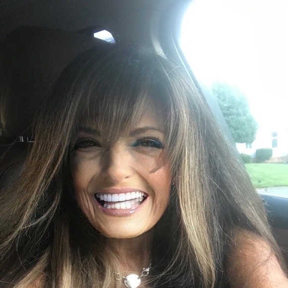 Meet your Posher, Leslie - Picture 4 of 5